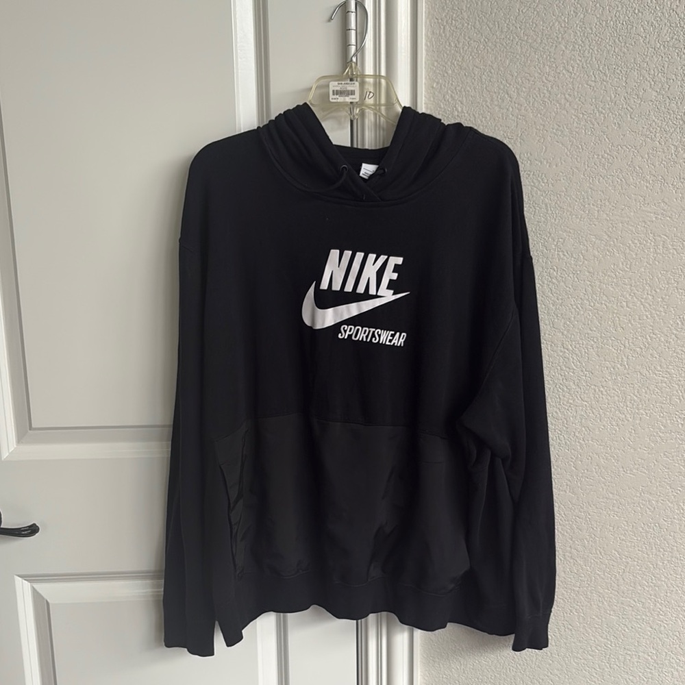 Nike Black Sweater Classic Pullover